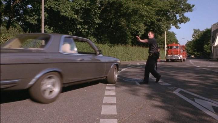 Mercedes-Benz 230 CE