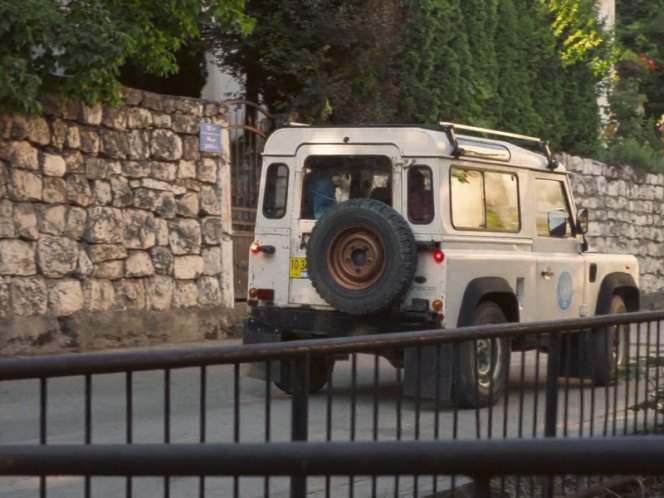 Land-Rover Defender 90