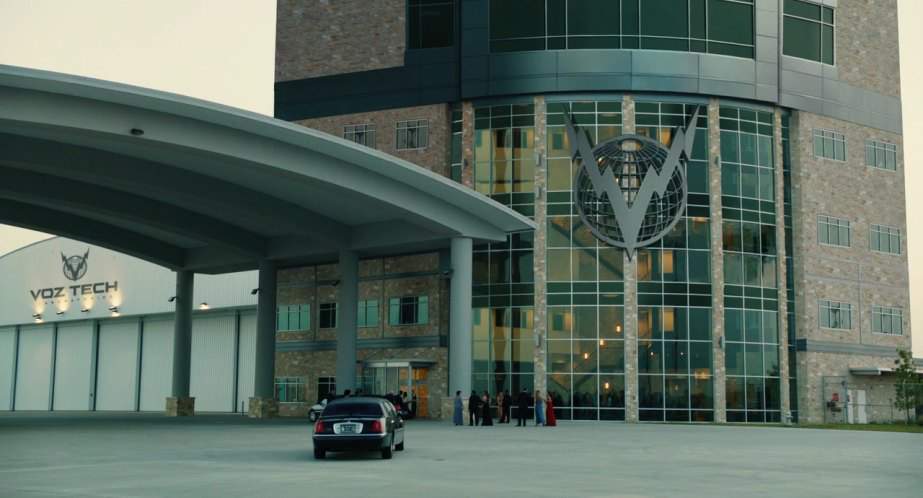 Lincoln Town Car Stretched Limousine