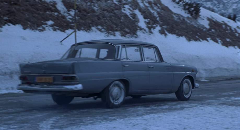 Mercedes-Benz 200 D