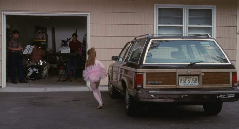 Chrysler LeBaron Town & Country