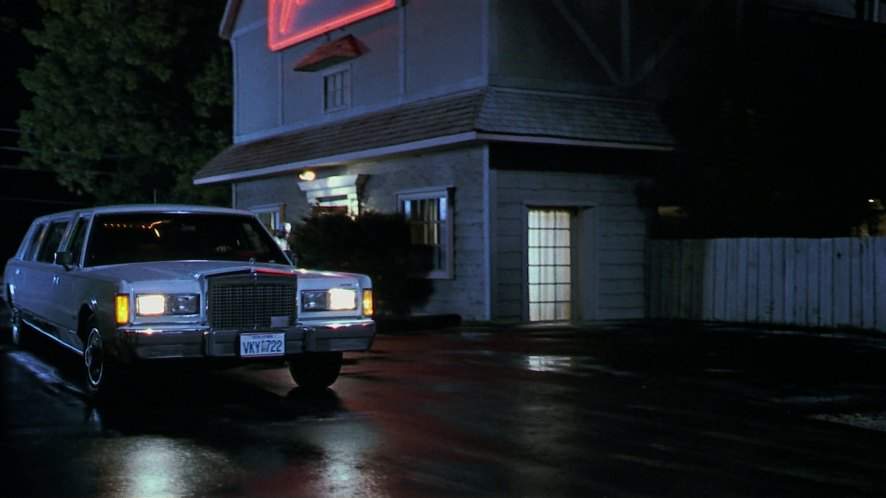 Lincoln Town Car Stretched Limousine