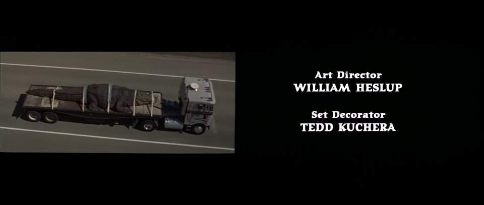 Freightliner FLA 104