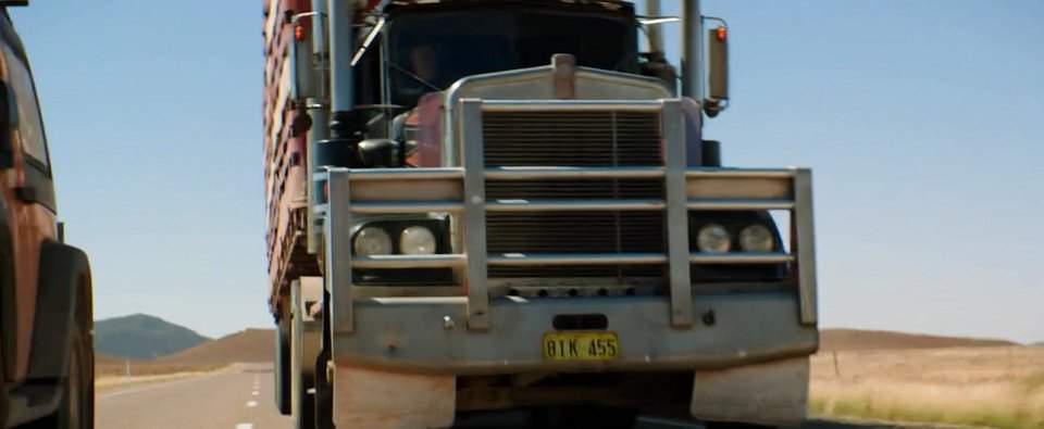 Kenworth W-900
