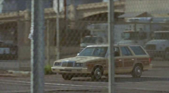 Chrysler LeBaron Town & Country