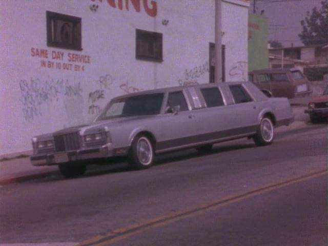 Lincoln Town Car Stretched Limousine