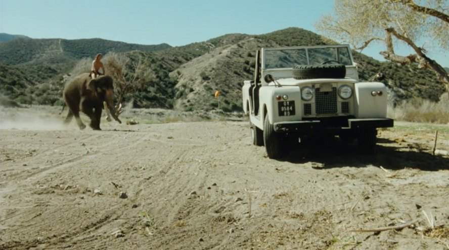 Land-Rover 109'' Series II Station Wagon