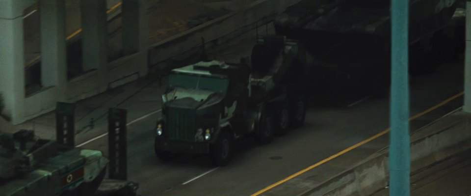 Oshkosh M1070 HET