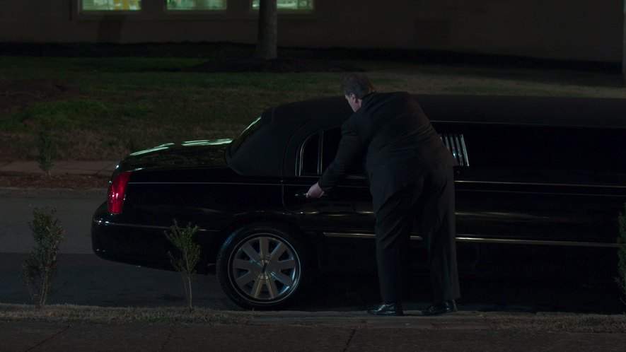 Lincoln Town Car Stretched Limousine