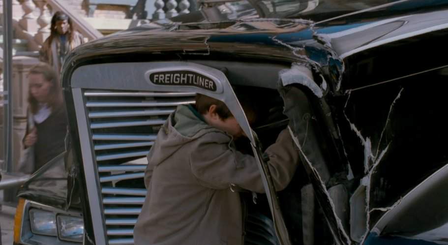 Freightliner FLD