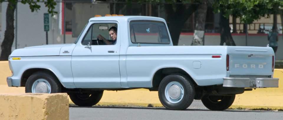 Ford F-100