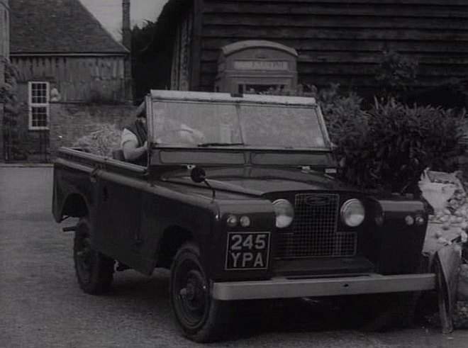Land-Rover 88'' Series IIa