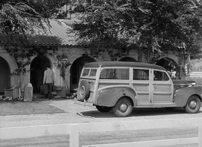 Ford De Luxe Station Wagon