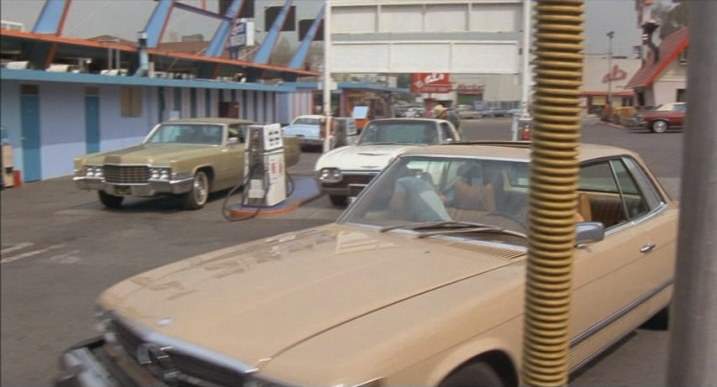 Cadillac Sedan DeVille