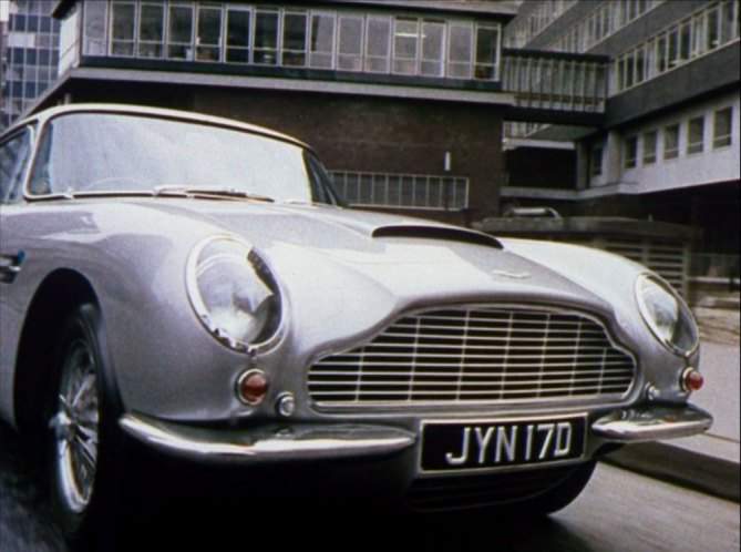 Aston Martin DB6 MkI