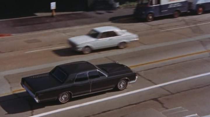 Plymouth Valiant Signet