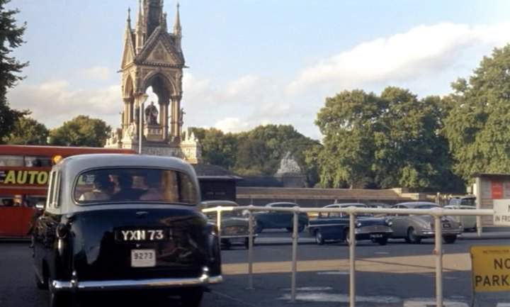 Ford Anglia Super