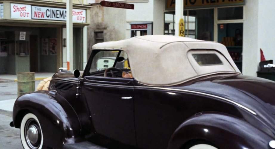 Ford V8 De Luxe