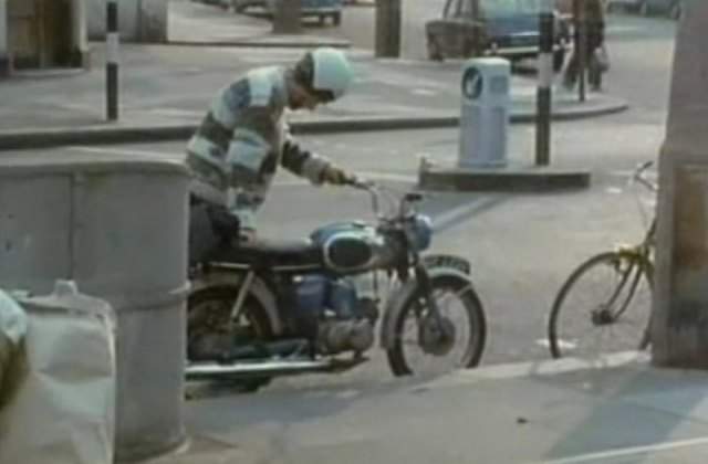 Suzuki A 100 in Secrets