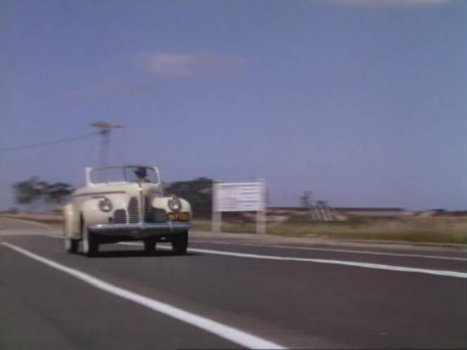 1940 Buick Century in Dive Bomber