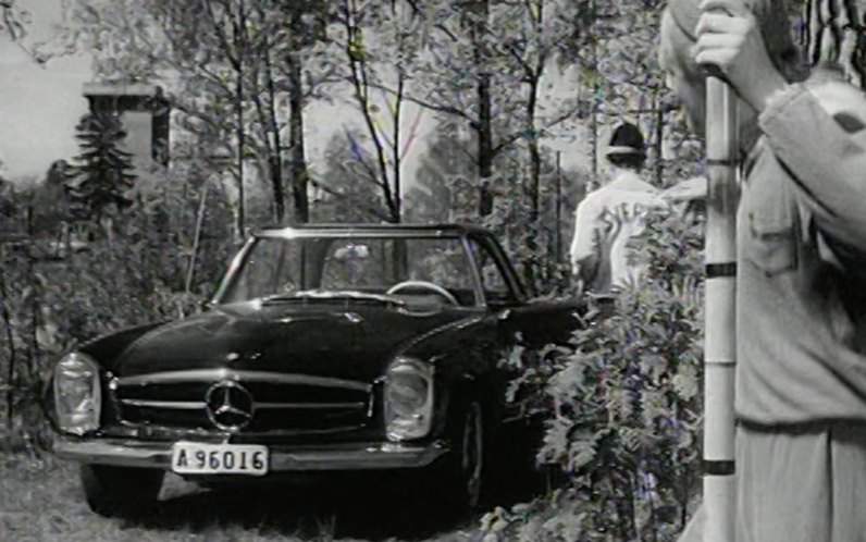 Mercedes-Benz 230 SL