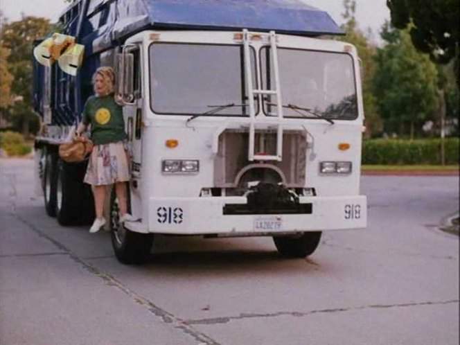 Peterbilt 320