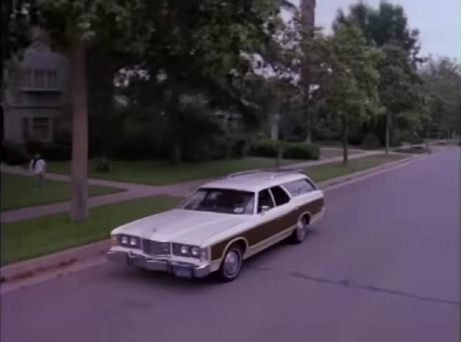 Ford LTD Country Squire