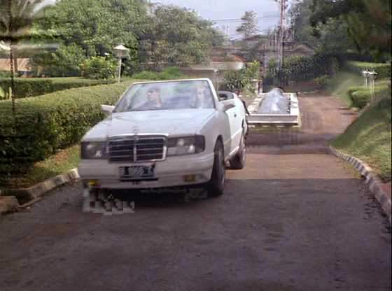 Mercedes-Benz 230 E