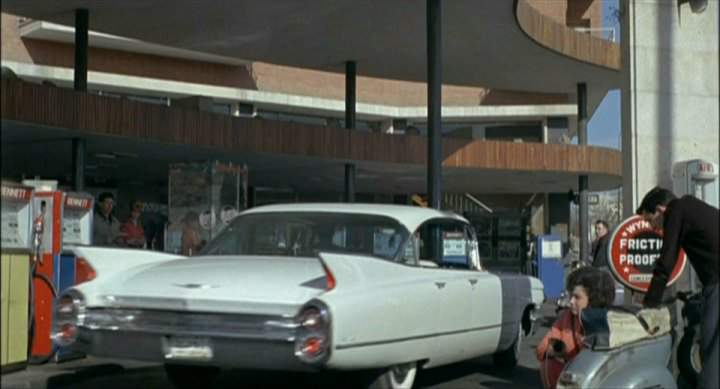 Cadillac Sedan DeVille