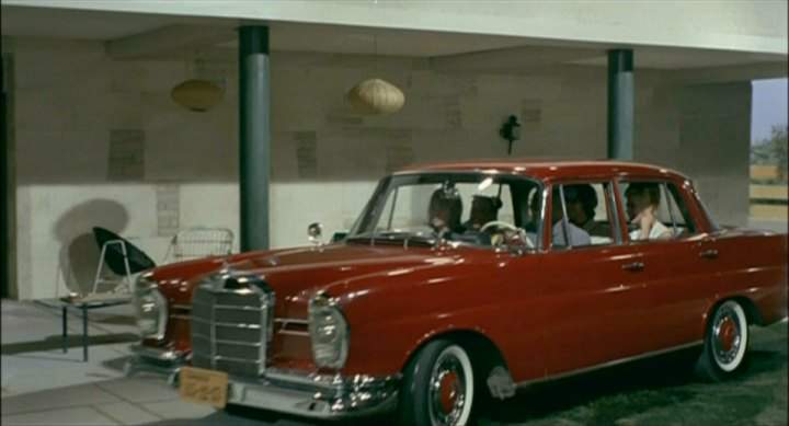 Mercedes-Benz 220 S
