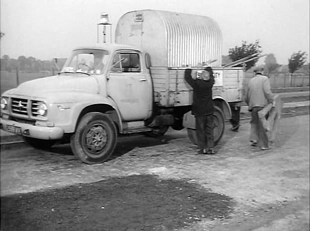 Bedford J6