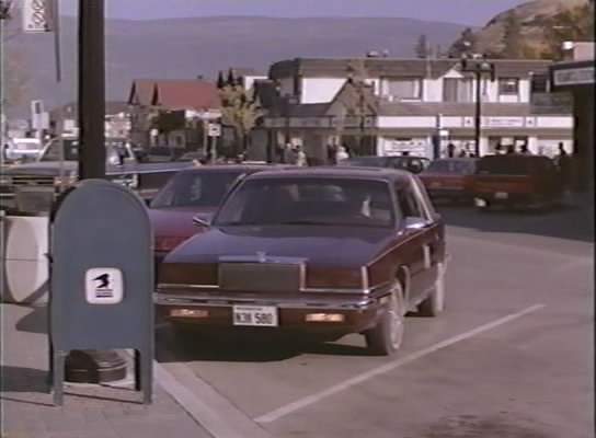 1990 Chrysler New Yorker Fifth Avenue in Time Runner