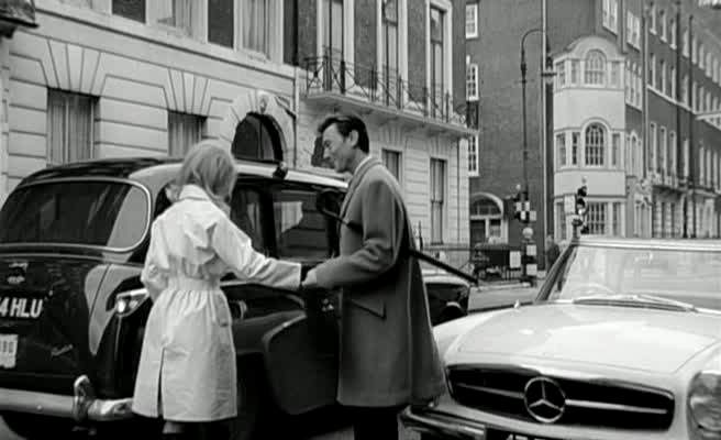 Mercedes-Benz 230 SL