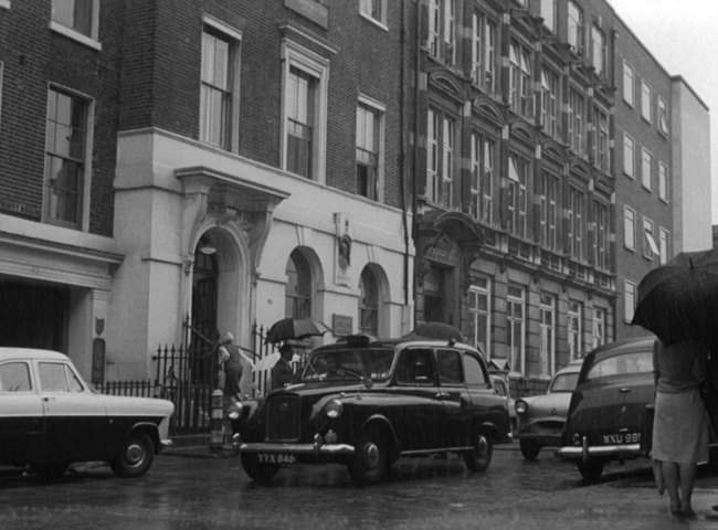 Austin FX4