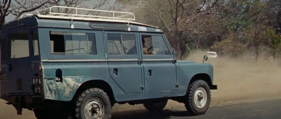 Land-Rover 109'' Series IIa Station Wagon