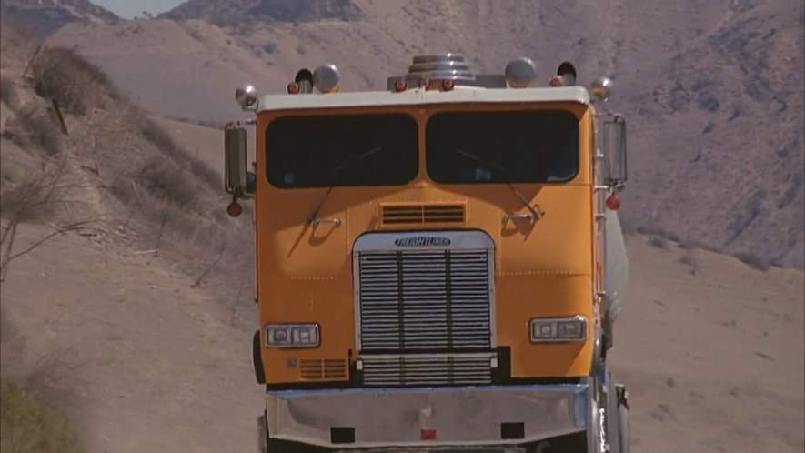 Freightliner FLA