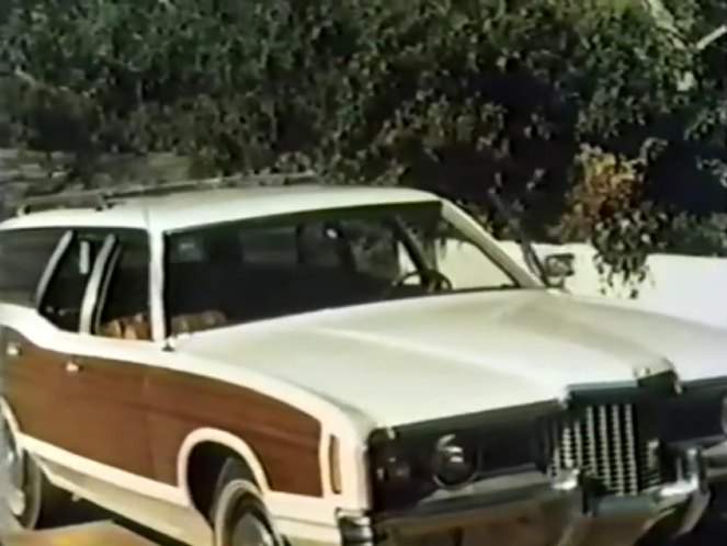 Ford LTD Country Squire