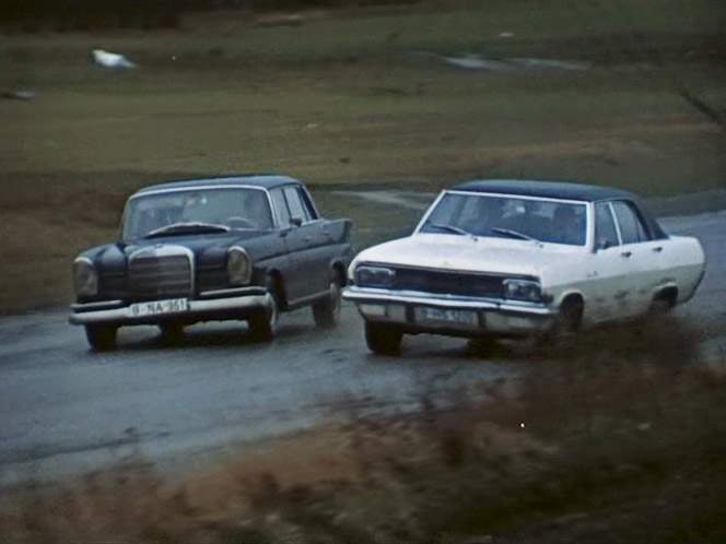 Mercedes-Benz 220