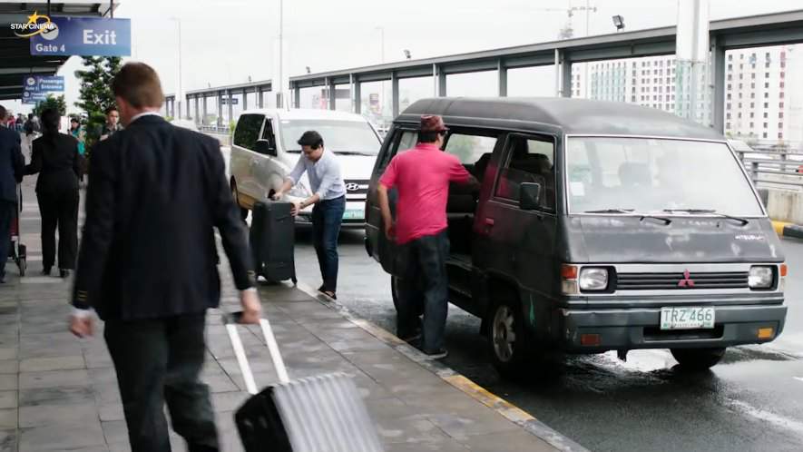 Mitsubishi L-300 Versa Van