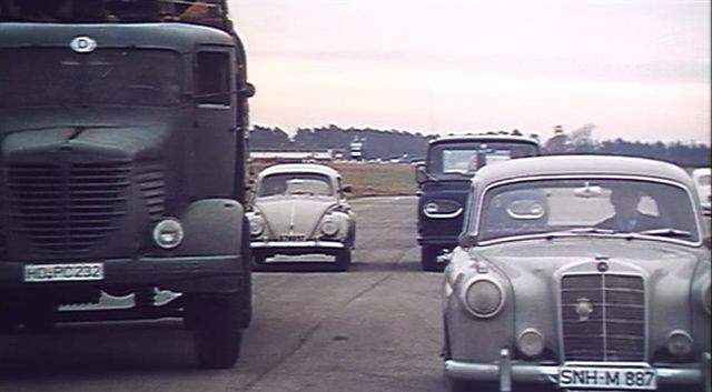 Mercedes-Benz 219