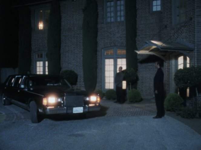 Lincoln Town Car Stretched Limousine