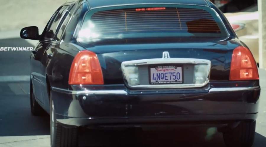 Lincoln Town Car Stretched Limousine