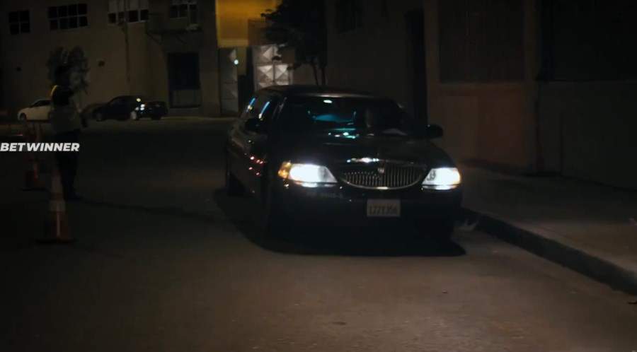 Lincoln Town Car Stretched Limousine