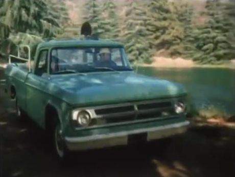 Dodge D-100