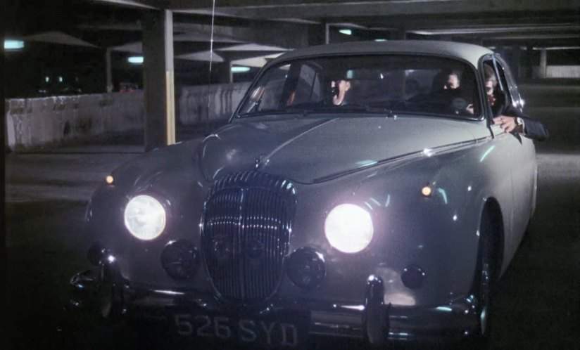 Daimler 2½ Litre V8
