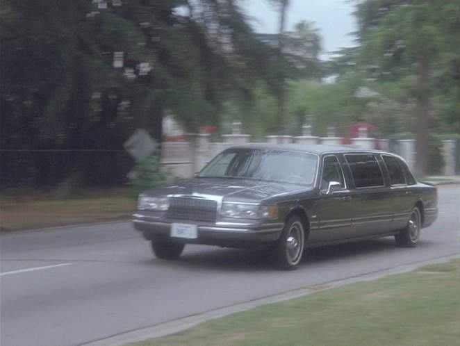Lincoln Town Car Stretched Limousine