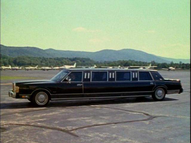 Lincoln Town Car Stretched Limousine