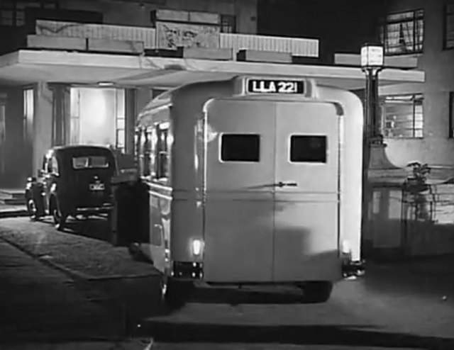 Daimler DC27 Ambulance