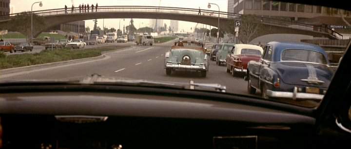 Pontiac Chieftain De Luxe