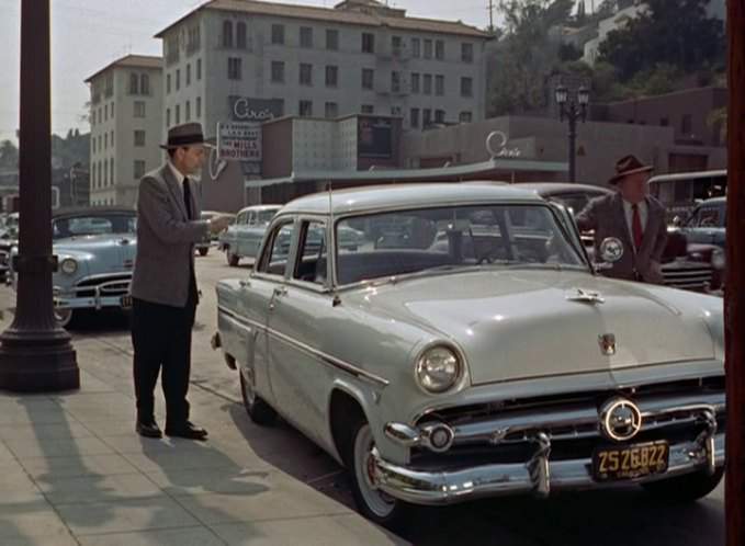 Ford Super De Luxe